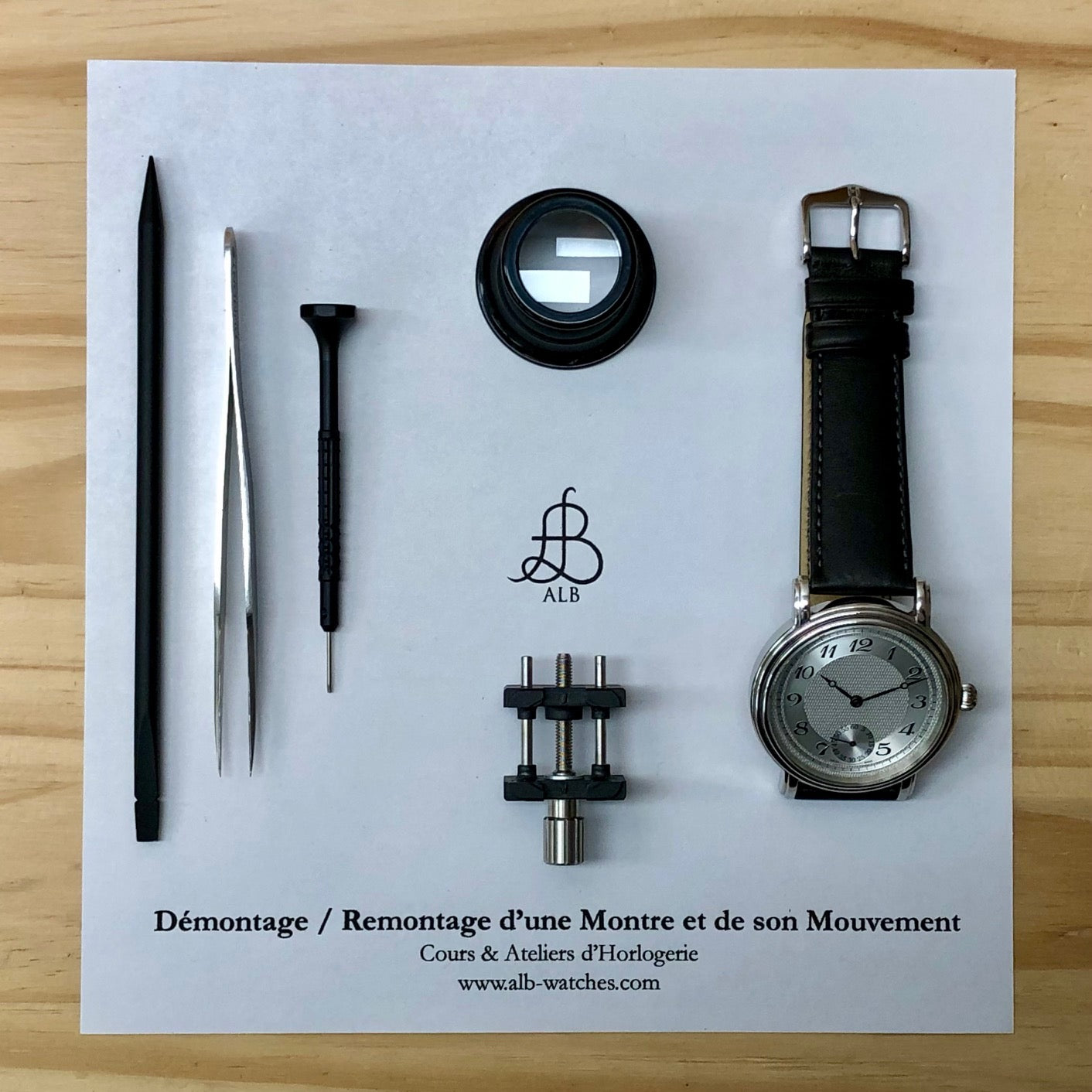 Cours d'Horlogerie à l'Atelier Démontage Remontage complet d'une Montre Mécanique et de son Mouvement